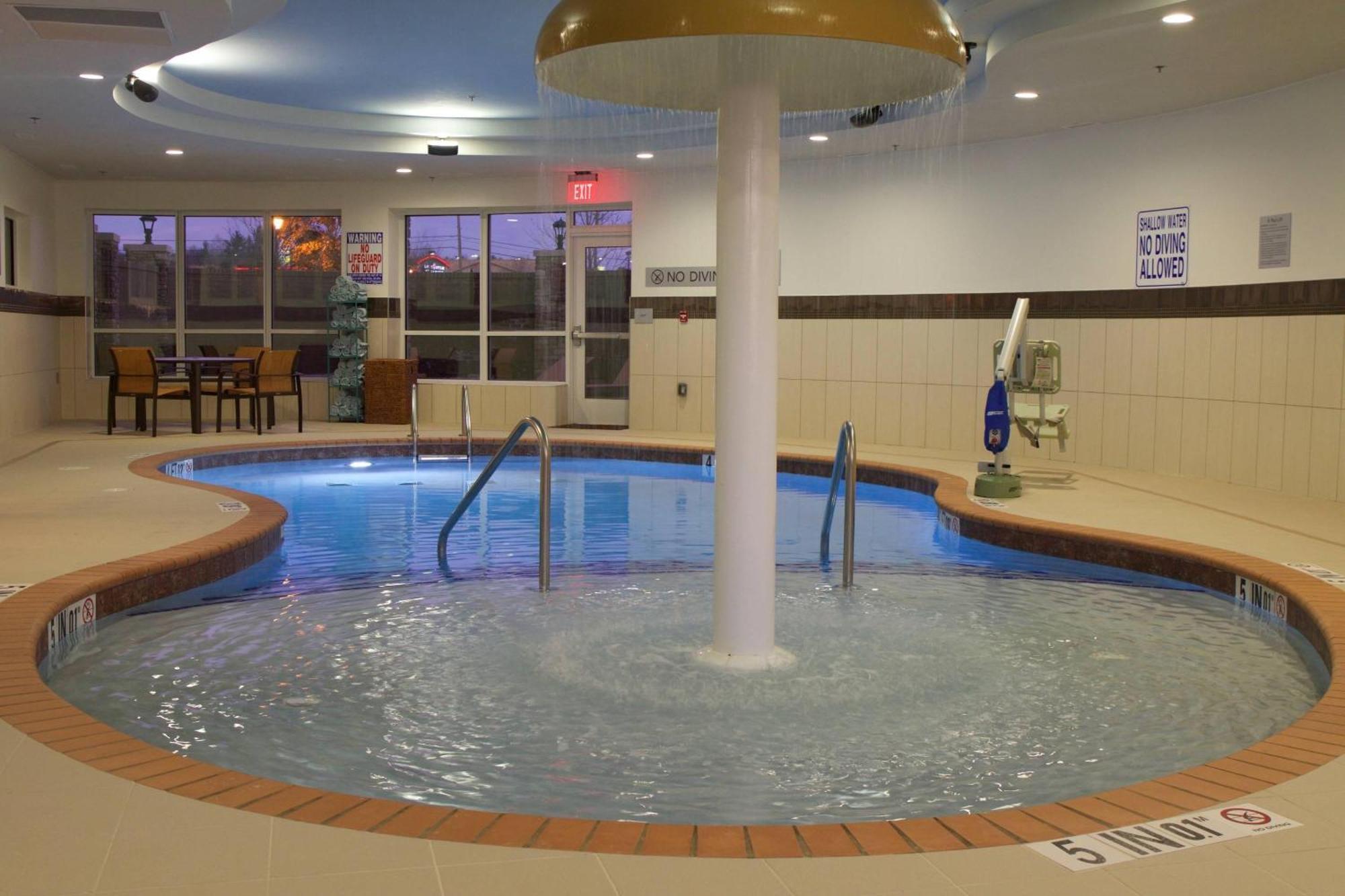 Courtyard By Marriott Asheville Airport Флетчер Екстер'єр фото