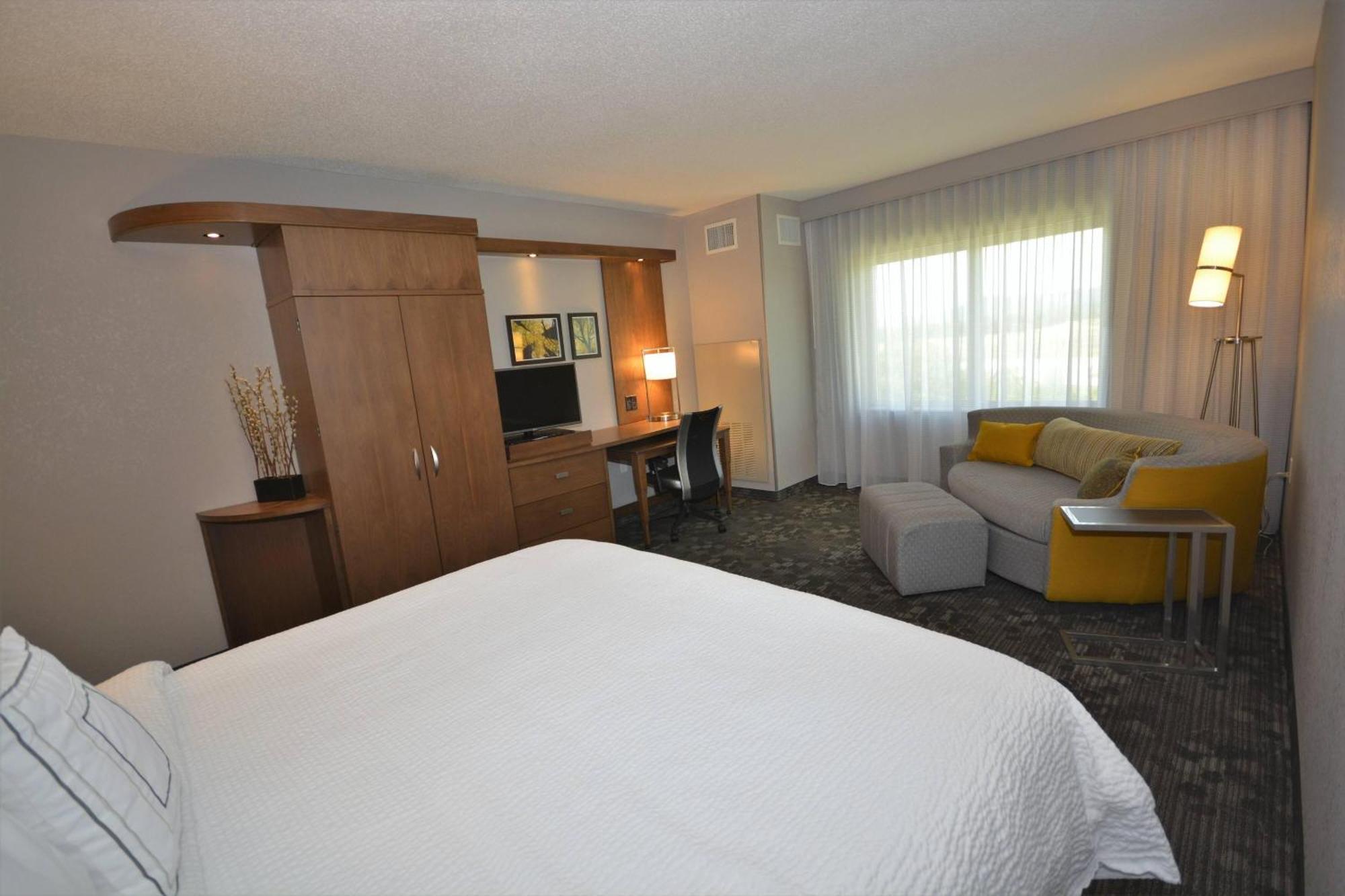 Courtyard By Marriott Asheville Airport Флетчер Екстер'єр фото