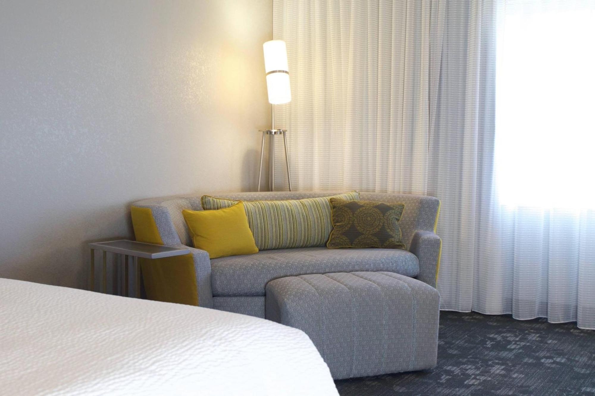 Courtyard By Marriott Asheville Airport Флетчер Екстер'єр фото
